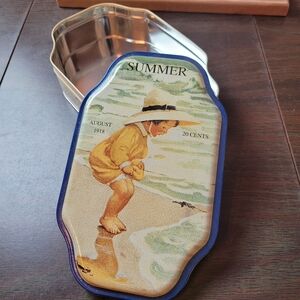 Vintage Readers digest summer bookshelf cookie tin
